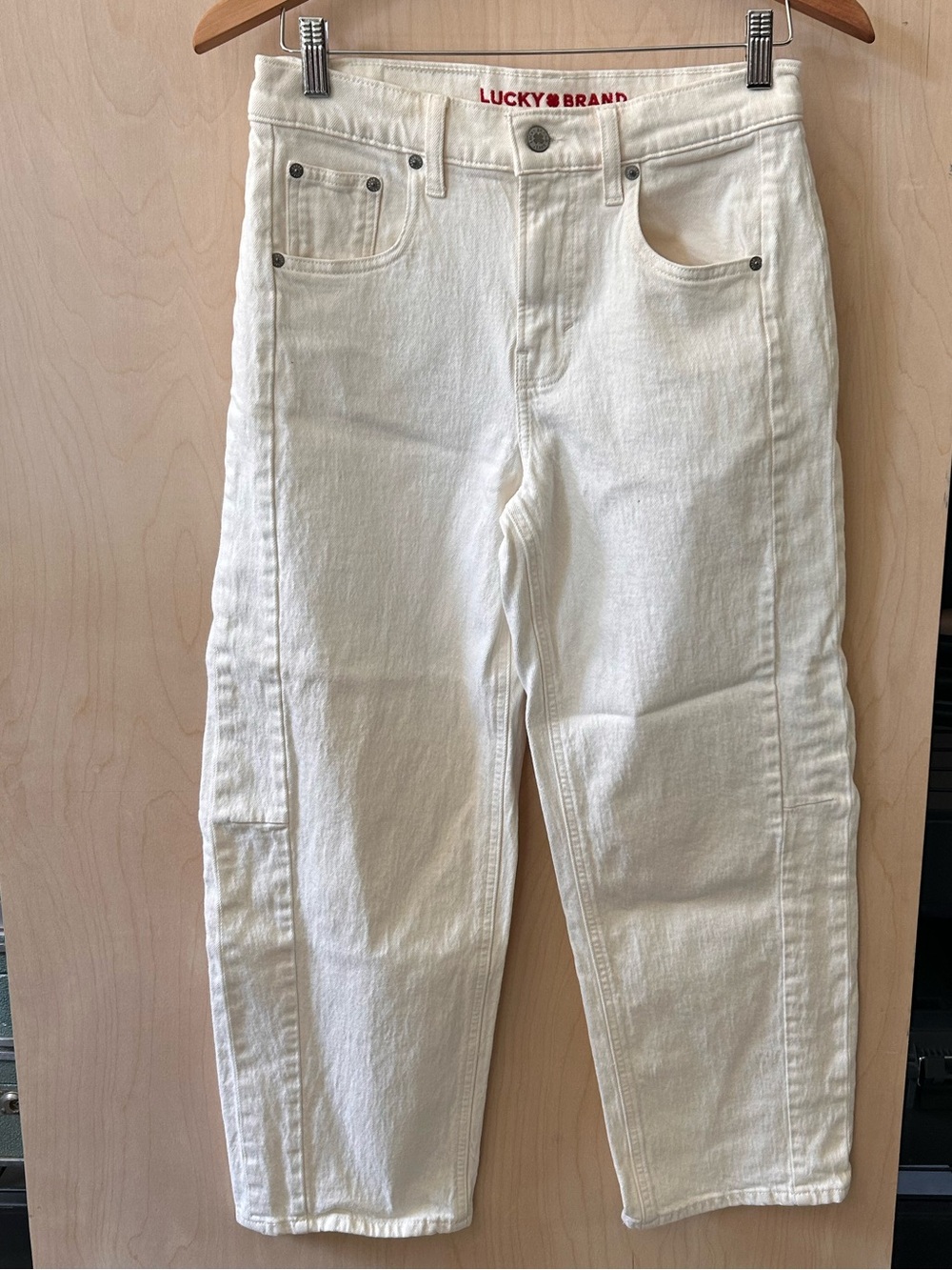 Lucky Brand Women’s size 26 White Relaxed Barrel Jeans